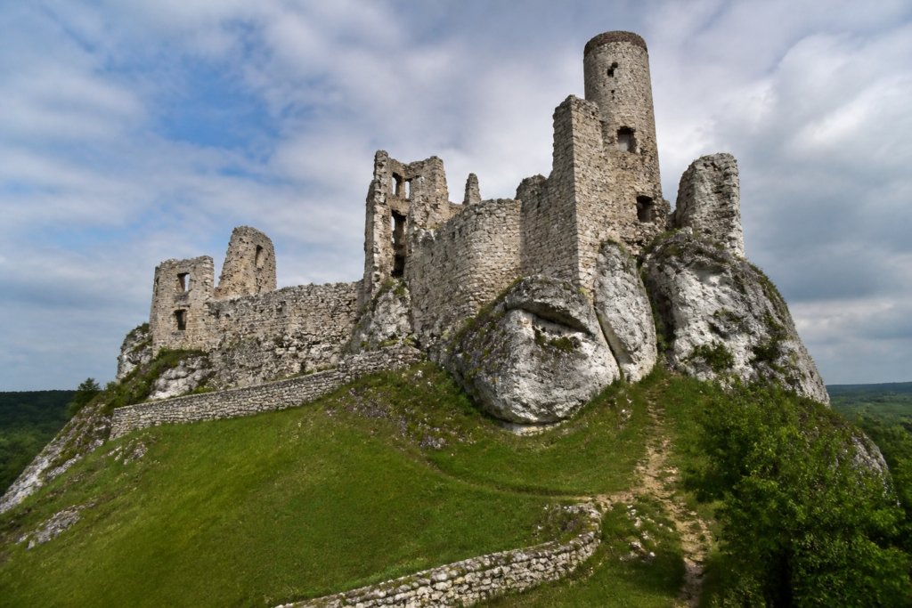 castle ruins jura poland